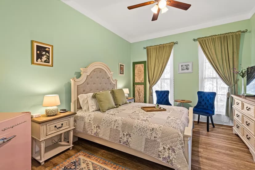 Azalea Room at Steamboat Inn